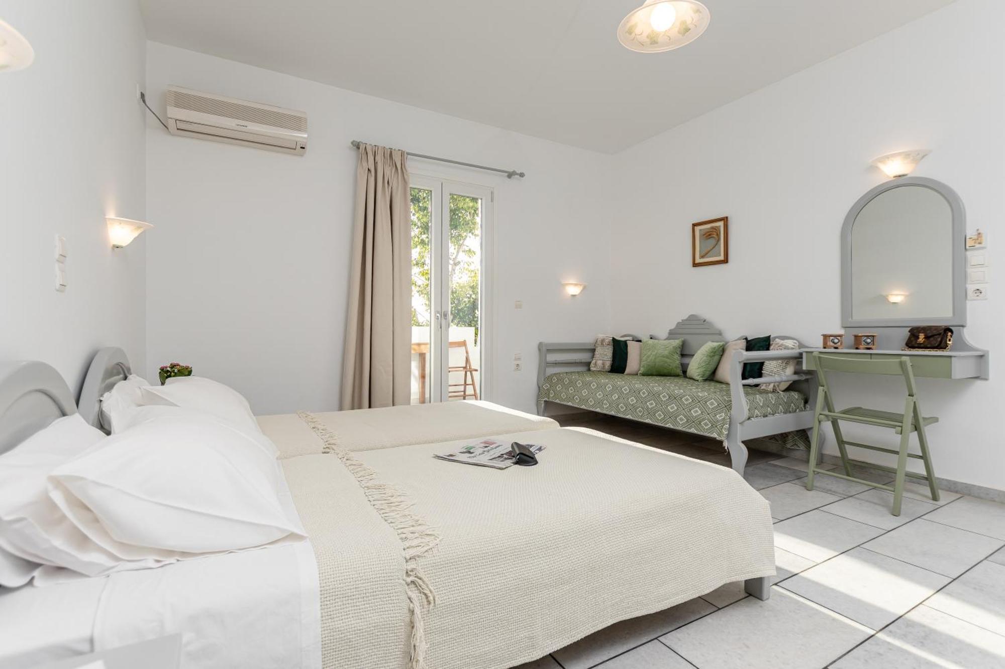 Birbas Hotel Agia Anna  Екстер'єр фото