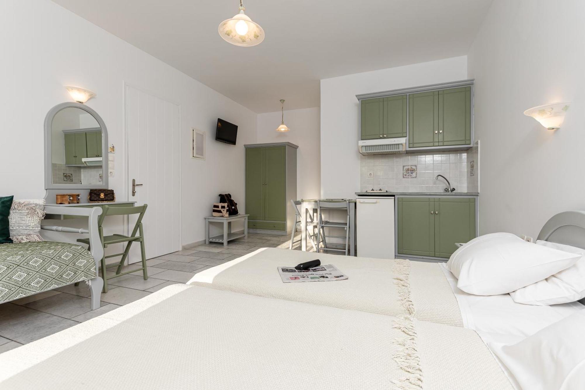 Birbas Hotel Agia Anna  Екстер'єр фото